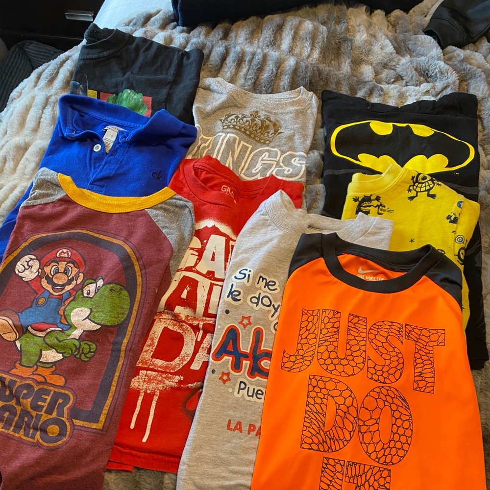 Lot of 9 boy shirts.
